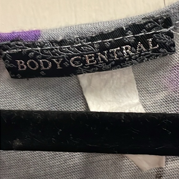 Body Central floral razorback tank, size large. - Picture 5 of 6